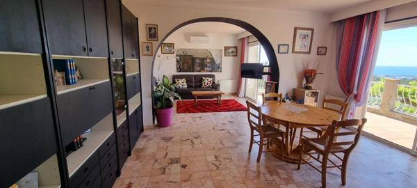 Villa  10 pièce(s) 220 m2 sur 2000 m² piscinable vue mer