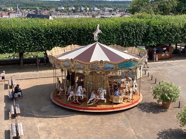 APPARTEMENT T2 MEUBLE A LOUER EN COURTE DUREE - A BLOIS - BELLES PRESTATIONS - VUE SUR CHÂTEAU & LOIRE