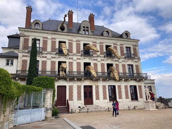 APPARTEMENT T2 MEUBLE A LOUER EN COURTE DUREE - A BLOIS - BELLES PRESTATIONS - VUE SUR CHÂTEAU & LOIRE