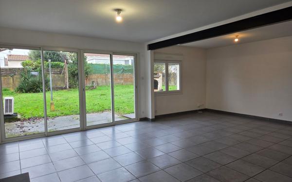 Maison à vendre    6 pièces •  Rochefort