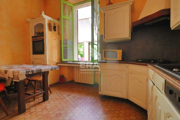 Maison plain-pied - Type 3 - Fort potentiel - Pont de Vivaux - Jardin - Piscinable - Parking