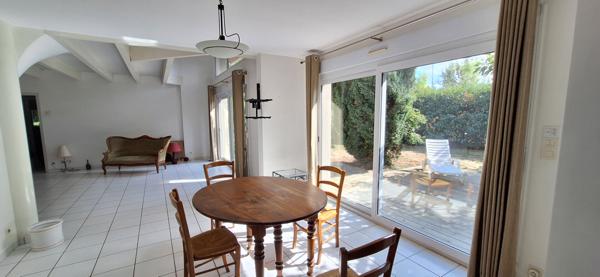 Maison contemporaine à vendre à Saint Denis les Bourg - quartier recherché rare sur le marché