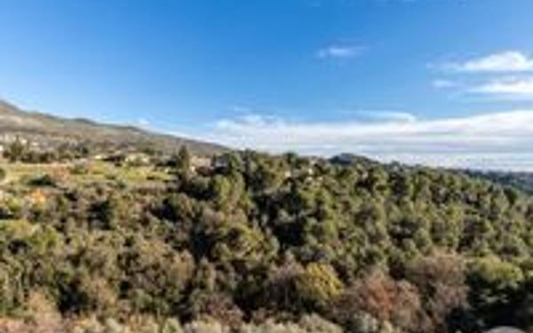 Appartement à vendre    4 pièces • 84 m2 Colomars