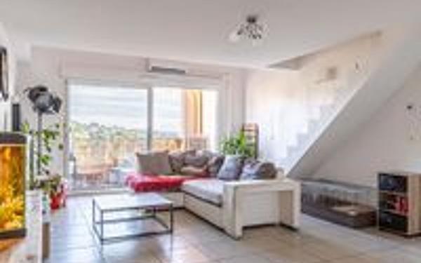 Appartement à vendre    4 pièces • 84 m2 Colomars