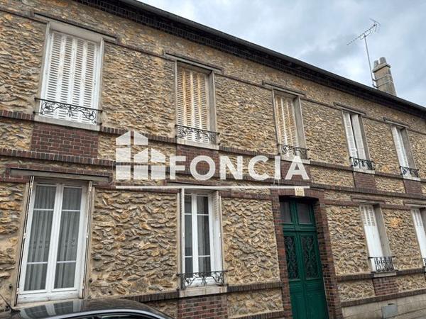 Location Studio 19.49 m² - 16 RUE DU CHAMP MORAND Houdan 78550