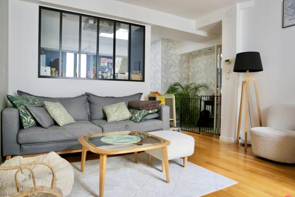 A vendre à REIMS (51) centre ville, une maison +garage+terrasse+cave voutée