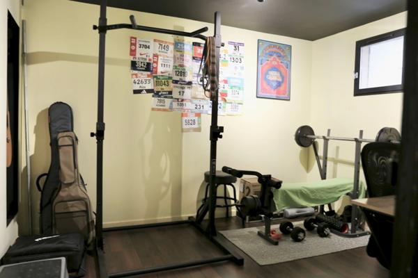 A vendre à REIMS (51) centre ville, une maison +garage+terrasse+cave voutée