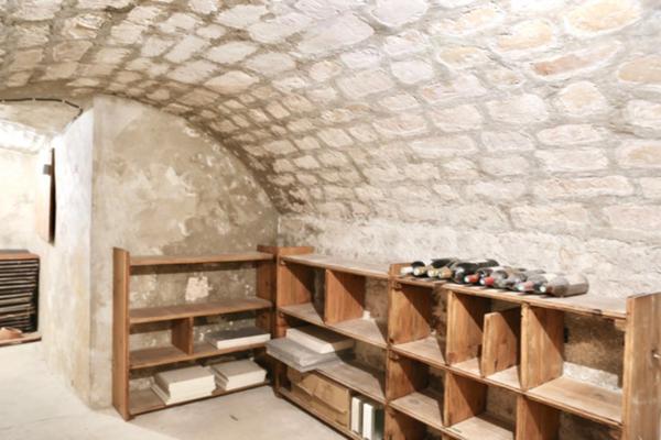 A vendre à REIMS (51) centre ville, une maison +garage+terrasse+cave voutée