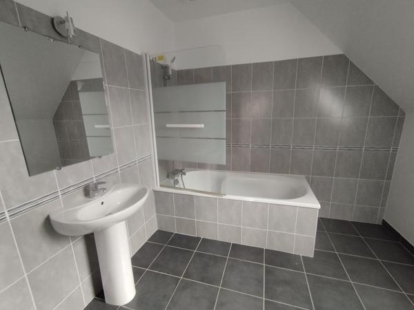 Maison à PLUNERET, 56400 - 5 pièces 90m²