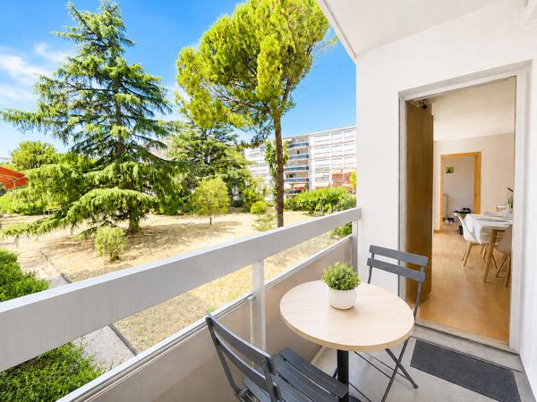 Appartement
         4 pièces
        - 90 m² Exclusivité 260 000 € *