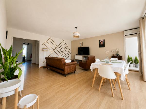 Appartement
         4 pièces
        - 90 m² Exclusivité 260 000 € *
