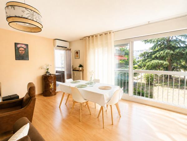 Appartement
         4 pièces
        - 90 m² Exclusivité 260 000 € *