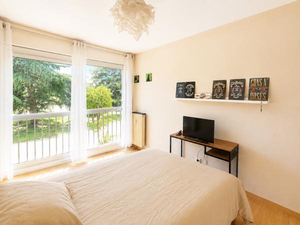 Appartement
         4 pièces
        - 90 m² Exclusivité 260 000 € *
