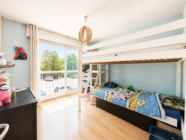 Appartement
         4 pièces
        - 90 m² Exclusivité 260 000 € *