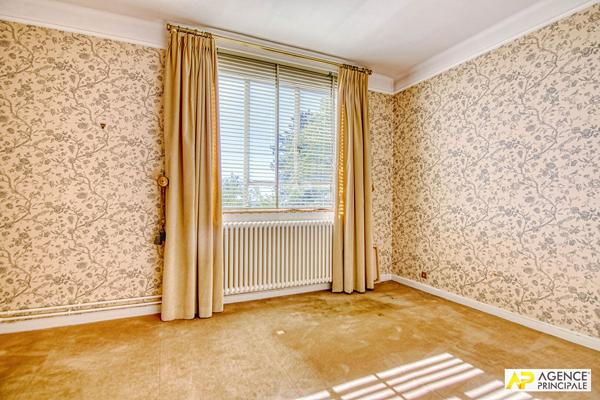 Versailles Clagny Appartement 186.93 m² carrez situé au 4ème et dernier étage avec ascenseur, balcons filants, cave et parking en sous-sol 795 000 € **  - Référence  28446