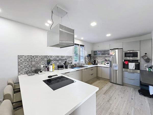 MAREIL-EN-FRANCE  MAISON FAMILIALE 143 M²  5 CHAMBRES  JACUZZI