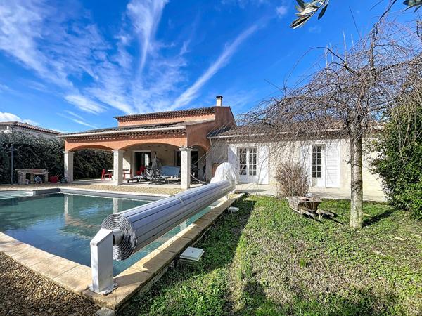 Maison Pierrevert 5 pièces 172 m², terrasse, piscine, et dépendance