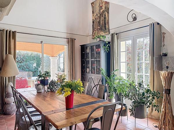 Maison Pierrevert 5 pièces 172 m², terrasse, piscine, et dépendance