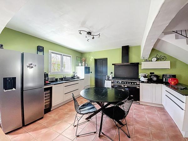 Maison Pierrevert 5 pièces 172 m², terrasse, piscine, et dépendance