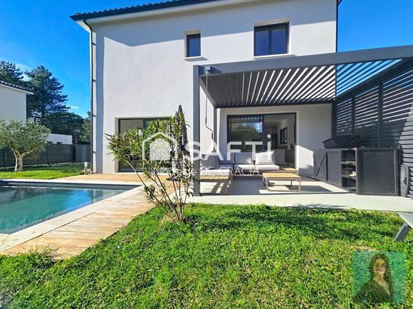 Villa contemporaine avec piscine et garage au calme