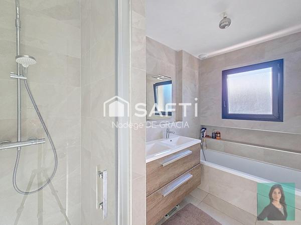 Villa contemporaine avec piscine et garage au calme