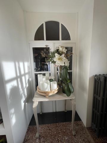 Maison de ville de 230m2 entièrement rénovée, composée de 4 chambres, terrasse et jardin à proximité du coeur de ville de Saumur.