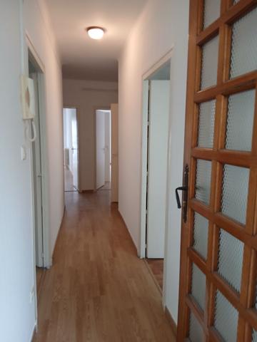 Bel appartement rénové avec balcon