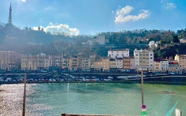 Appartement à vendre    3 pièces • 84,62 m2 Lyon 1