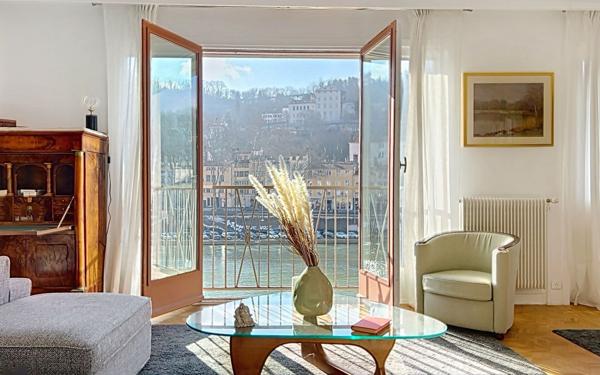 Appartement à vendre    3 pièces • 84,62 m2 Lyon 1