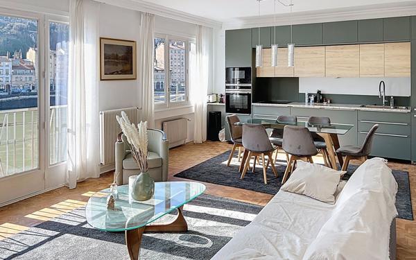 Appartement à vendre    3 pièces • 84,62 m2 Lyon 1