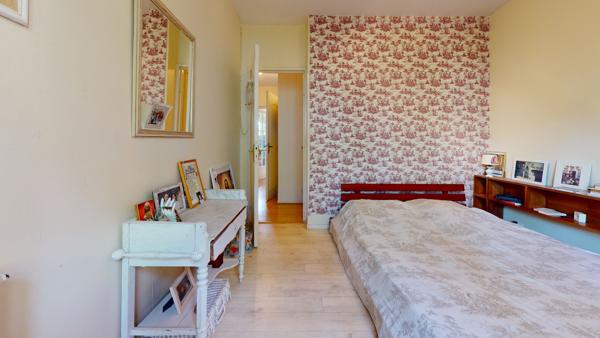 Saint-Cyr-sur-Loire T4 avec balcon, ascenseur, cave et parking