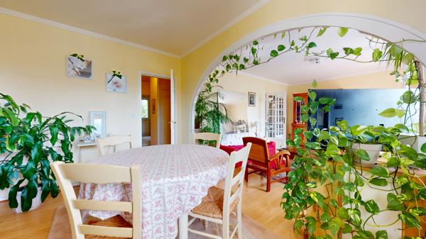 Saint-Cyr-sur-Loire T4 avec balcon, ascenseur, cave et parking