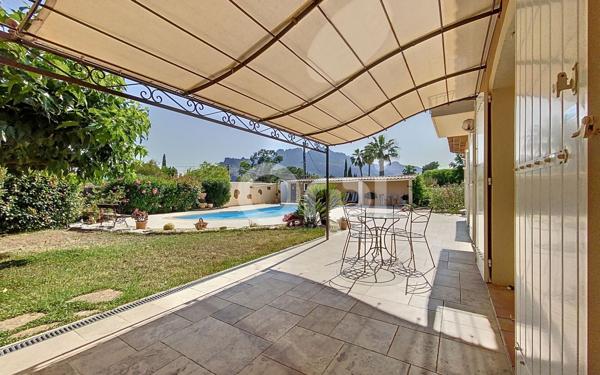 Maison à vendre    5 pièces •  Roquebrune-sur-Argens