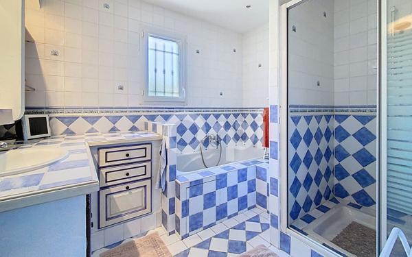 Maison à vendre    5 pièces •  Roquebrune-sur-Argens