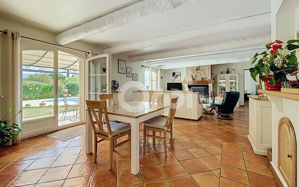 Maison à vendre    5 pièces •  Roquebrune-sur-Argens
