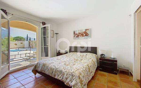 Maison à vendre    5 pièces •  Roquebrune-sur-Argens