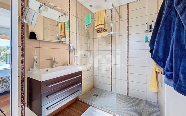 Maison à vendre    5 pièces •  Roquebrune-sur-Argens