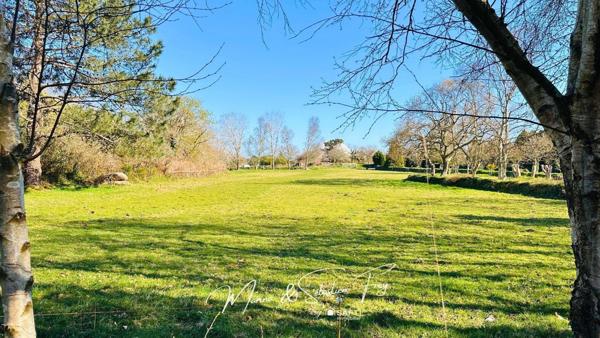 Élégante Propriété au Cœur d’un Domaine Arboré
