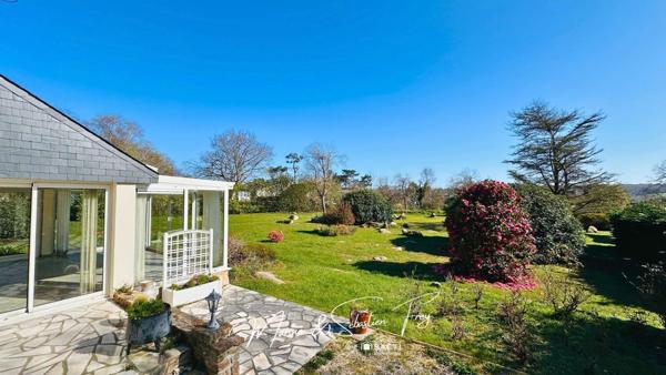 Élégante Propriété au Cœur d’un Domaine Arboré