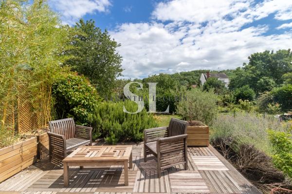 Maison
         7 pièces
        - 145 m² Bien prestige 698 000 € *