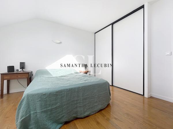 Maison
         7 pièces
        - 145 m² Bien prestige 698 000 € *