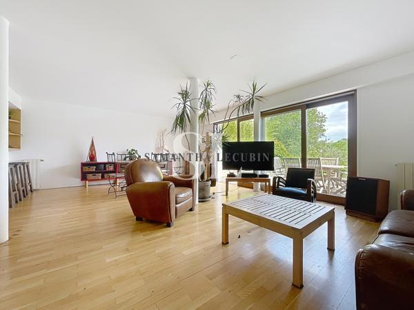 Maison
         7 pièces
        - 145 m² Bien prestige 698 000 € *