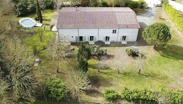 Plain-pied 230m² hab,5 chambres, garage et jardin - REF. VM425