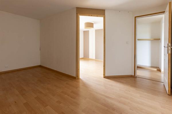 Plain-pied 230m² hab,5 chambres, garage et jardin - REF. VM425