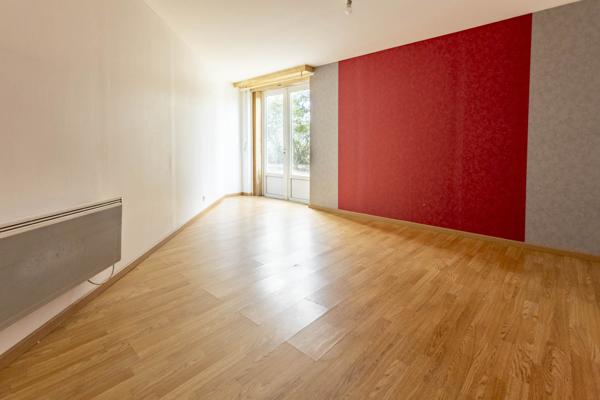 Plain-pied 230m² hab,5 chambres, garage et jardin - REF. VM425