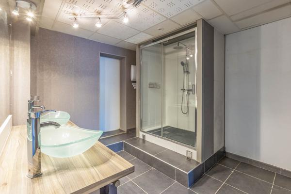 Plain-pied 230m² hab,5 chambres, garage et jardin - REF. VM425