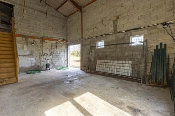Plain-pied 230m² hab,5 chambres, garage et jardin - REF. VM425
