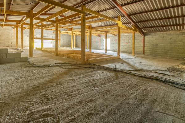 Plain-pied 230m² hab,5 chambres, garage et jardin - REF. VM425