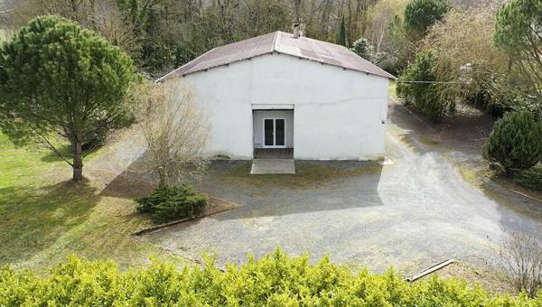 Plain-pied 230m² hab,5 chambres, garage et jardin - REF. VM425
