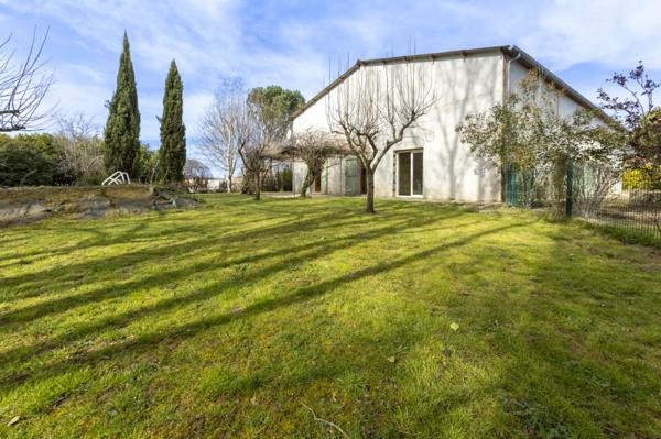 Plain-pied 230m² hab,5 chambres, garage et jardin - REF. VM425